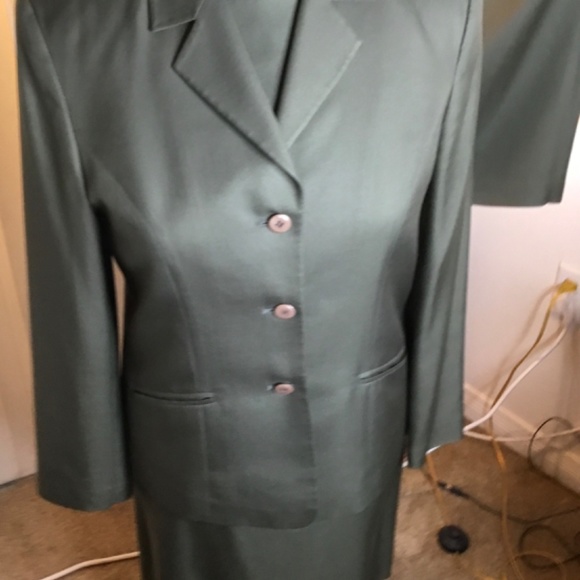 Green Silk Four Piece Amanda  Smith - Picture 3 of 6